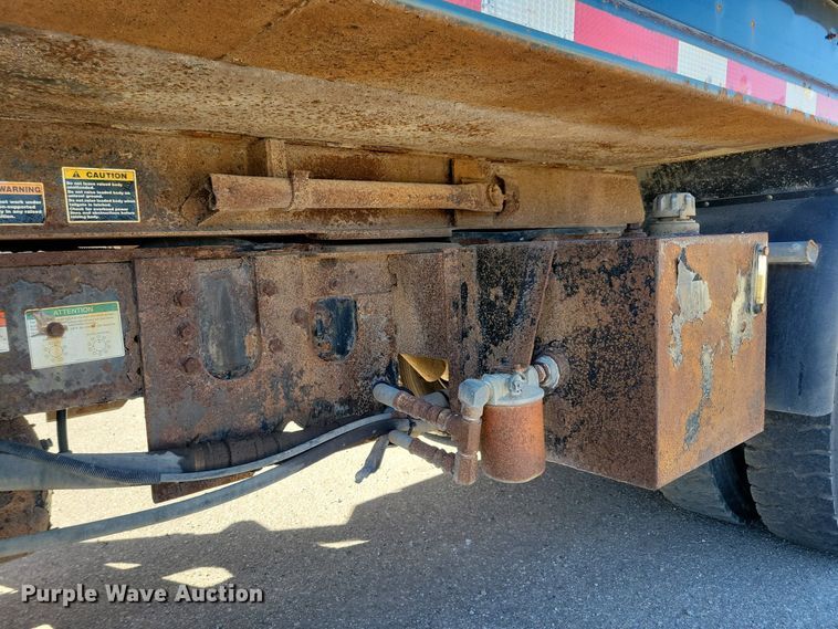 image for item KW9498 2004 Sterling L8500  dump truck