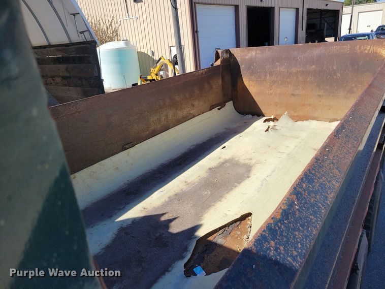 image for item KW9498 2004 Sterling L8500  dump truck