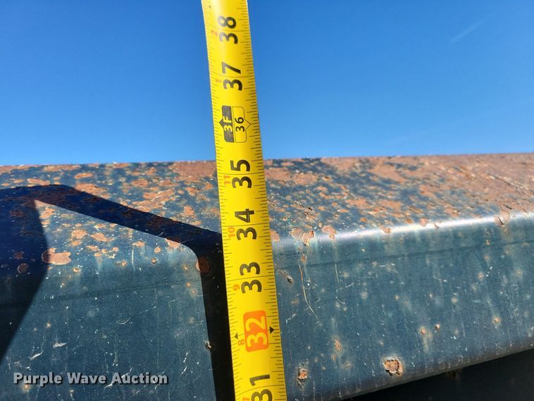 image for item KW9498 2004 Sterling L8500  dump truck