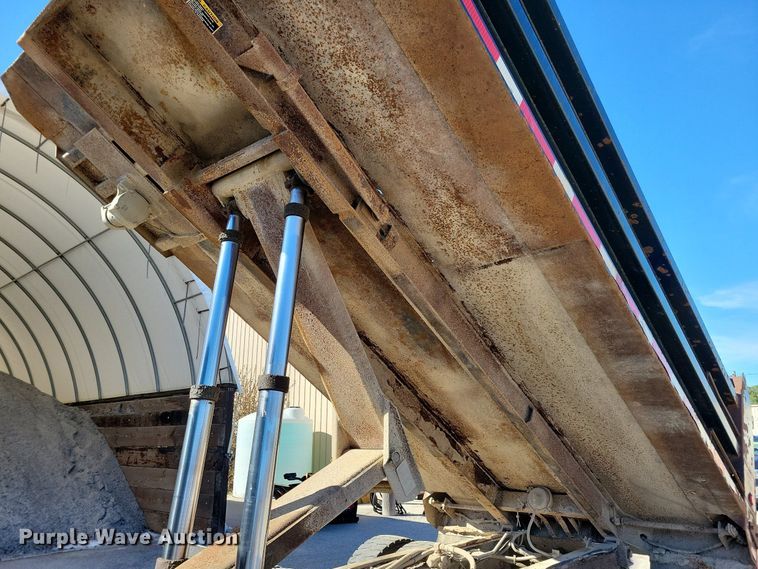 image for item KW9498 2004 Sterling L8500  dump truck