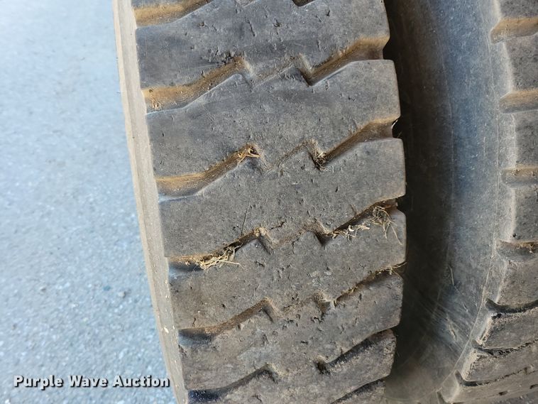 image for item KW9498 2004 Sterling L8500  dump truck