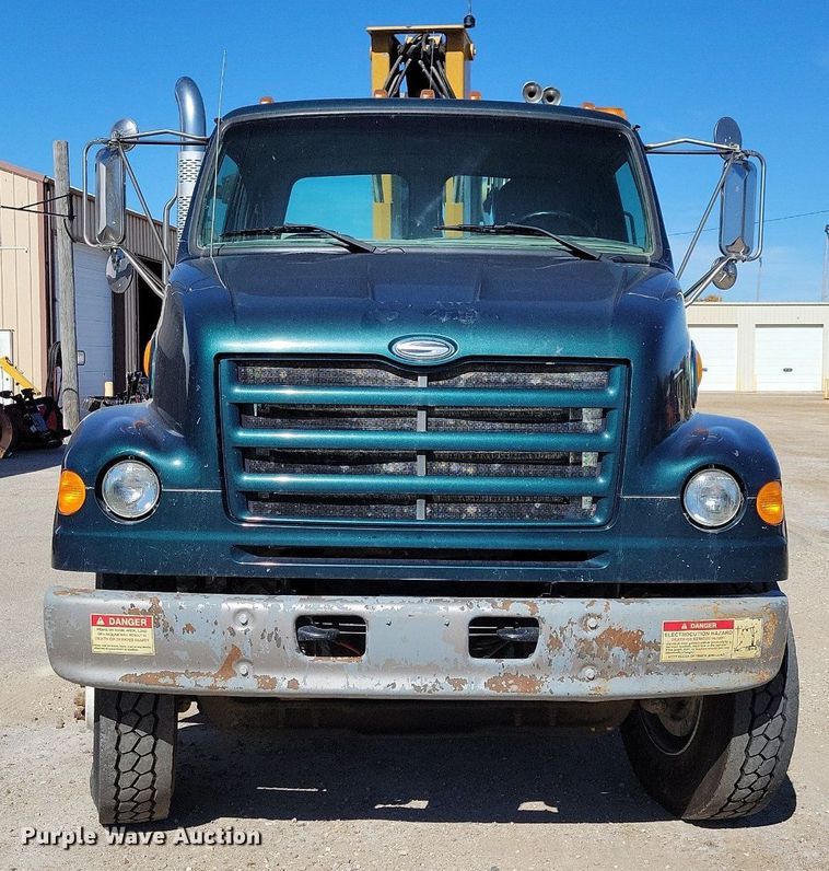 image for item KW9499 2000 Sterling L7500  crane truck