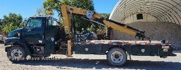 image for item KW9499 2000 Sterling L7500  crane truck