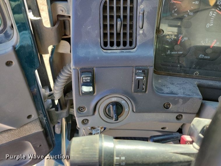 image for item KW9499 2000 Sterling L7500  crane truck