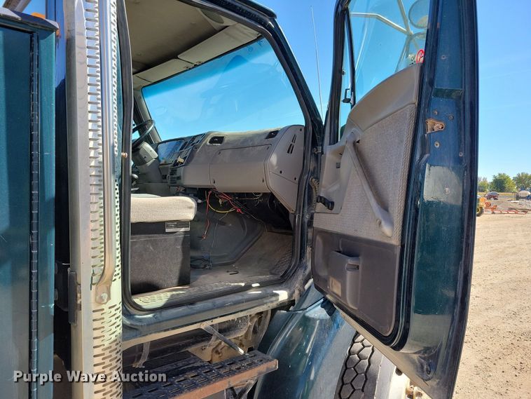 image for item KW9499 2000 Sterling L7500  crane truck