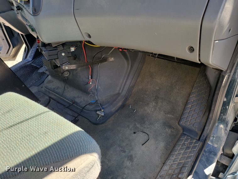 image for item KW9499 2000 Sterling L7500  crane truck