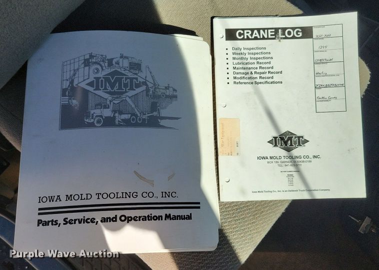 image for item KW9499 2000 Sterling L7500  crane truck