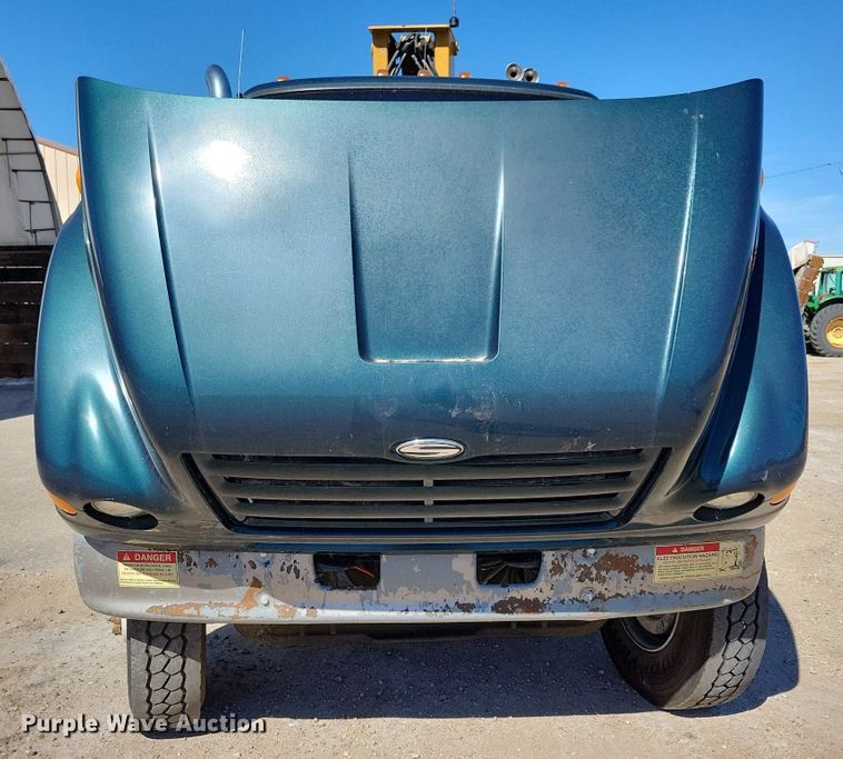 image for item KW9499 2000 Sterling L7500  crane truck