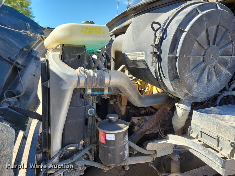 image for item KW9499 2000 Sterling L7500  crane truck