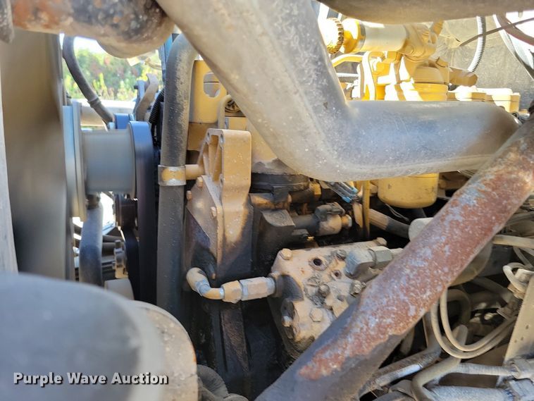 image for item KW9499 2000 Sterling L7500  crane truck