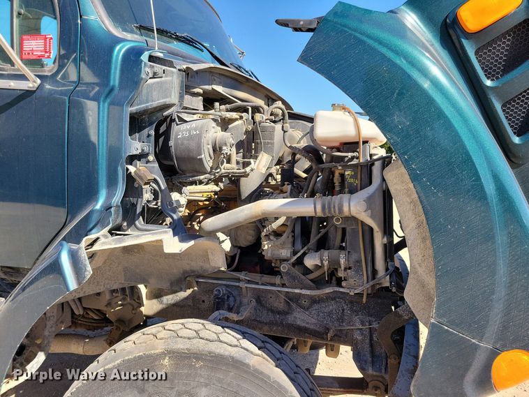 image for item KW9499 2000 Sterling L7500  crane truck