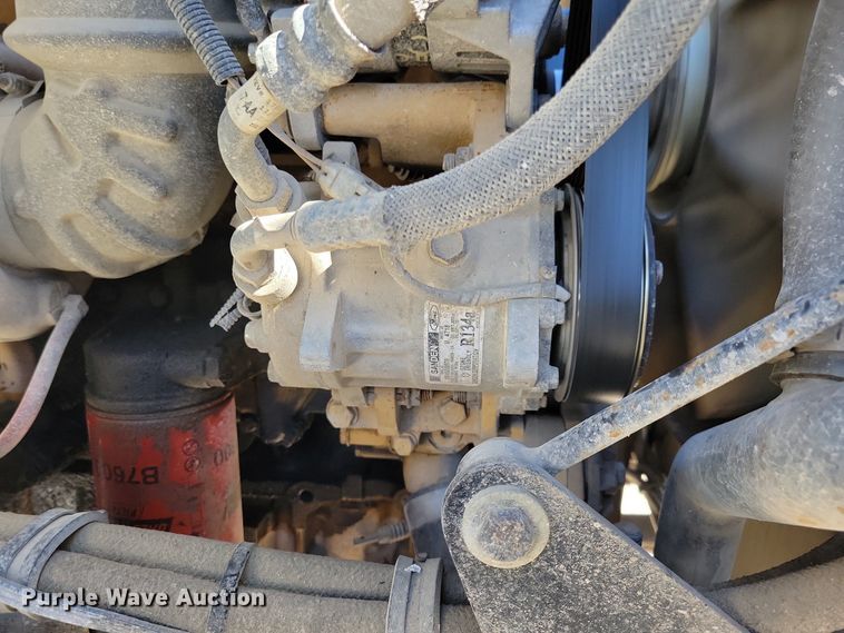 image for item KW9499 2000 Sterling L7500  crane truck