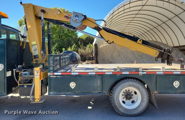 image for item KW9499 2000 Sterling L7500  crane truck