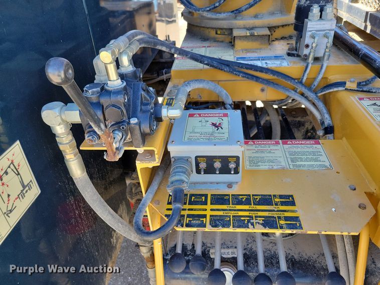 image for item KW9499 2000 Sterling L7500  crane truck