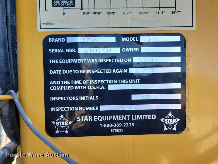 image for item KW9499 2000 Sterling L7500  crane truck