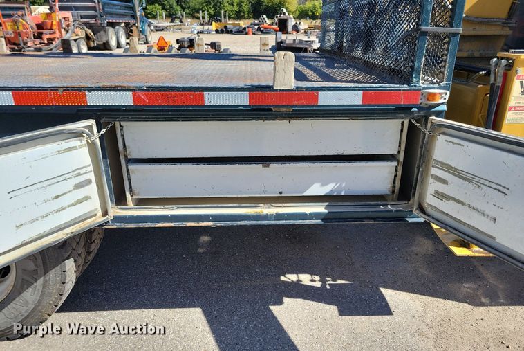 image for item KW9499 2000 Sterling L7500  crane truck