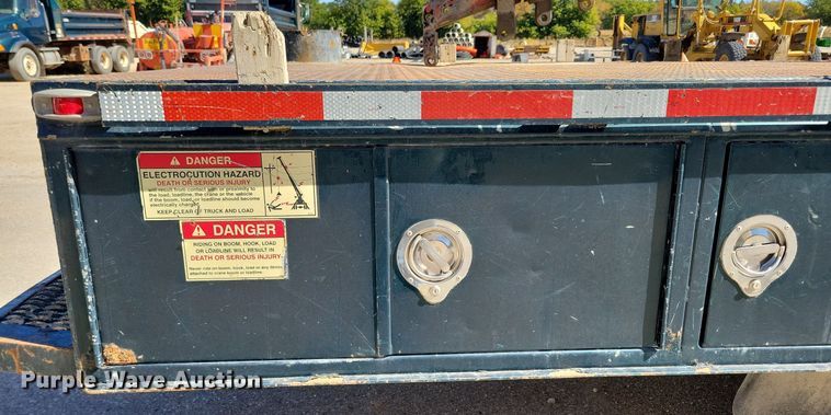 image for item KW9499 2000 Sterling L7500  crane truck