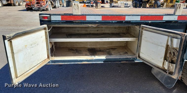 image for item KW9499 2000 Sterling L7500  crane truck