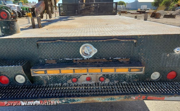 image for item KW9499 2000 Sterling L7500  crane truck