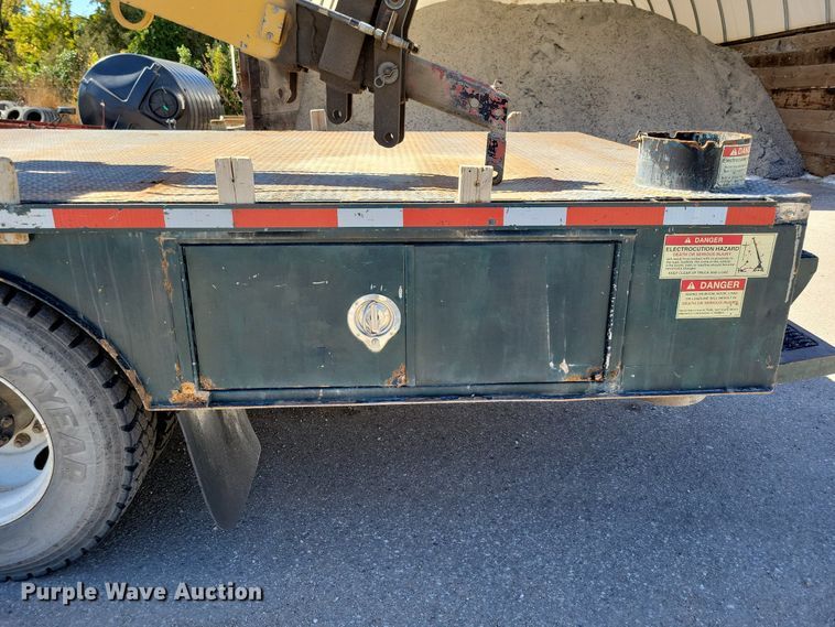 image for item KW9499 2000 Sterling L7500  crane truck