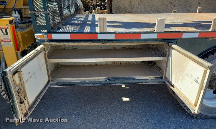 image for item KW9499 2000 Sterling L7500  crane truck