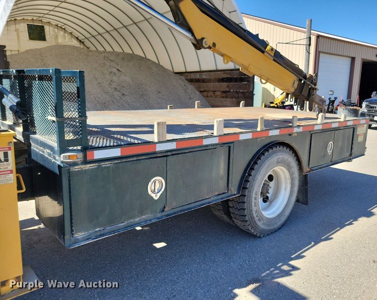 image for item KW9499 2000 Sterling L7500  crane truck