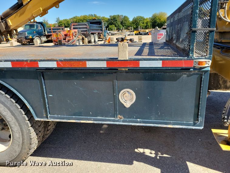 image for item KW9499 2000 Sterling L7500  crane truck