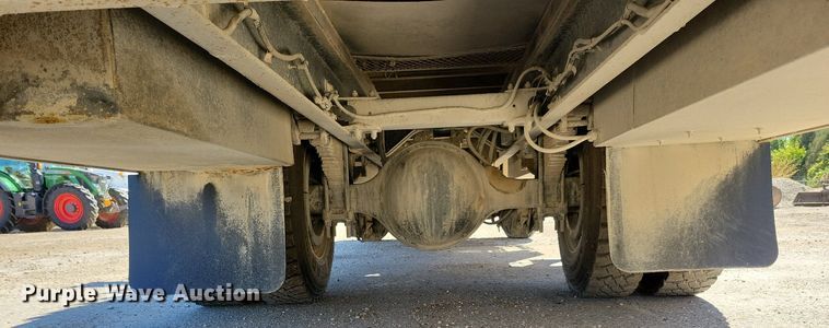 image for item KW9499 2000 Sterling L7500  crane truck