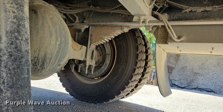 image for item KW9499 2000 Sterling L7500  crane truck