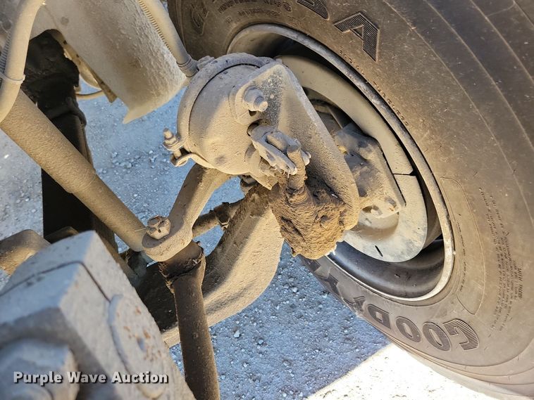 image for item KW9499 2000 Sterling L7500  crane truck