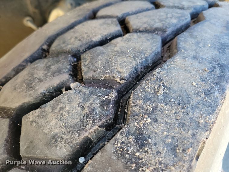 image for item KW9499 2000 Sterling L7500  crane truck