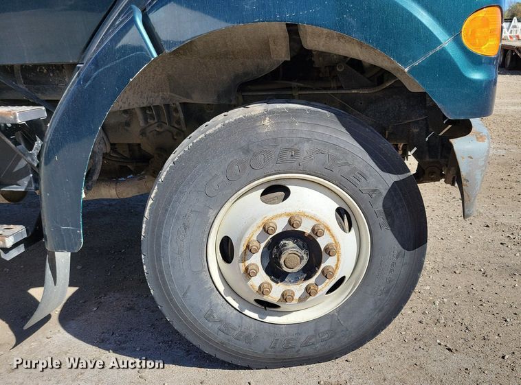 image for item KW9499 2000 Sterling L7500  crane truck