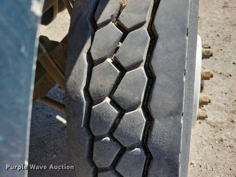 image for item KW9499 2000 Sterling L7500  crane truck