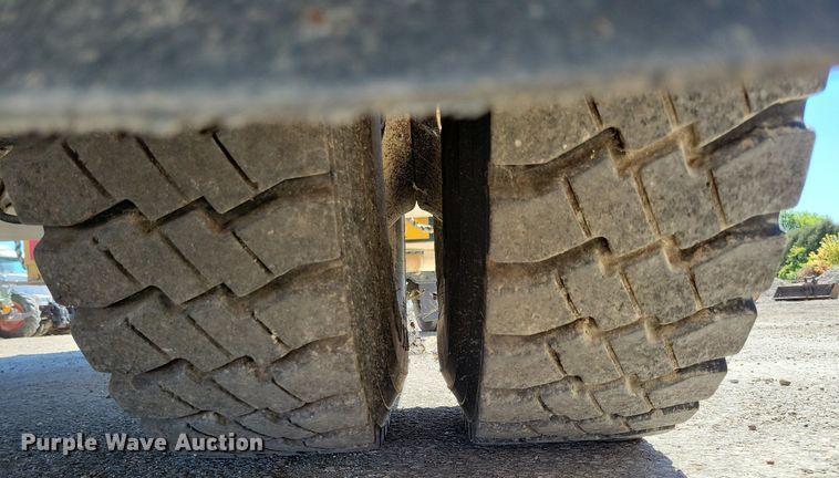 image for item KW9499 2000 Sterling L7500  crane truck