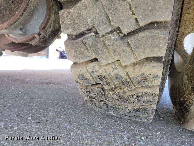 image for item KW9499 2000 Sterling L7500  crane truck