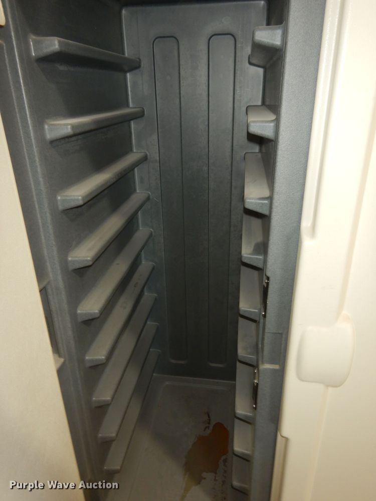 image for item LG9783 Cambro  hot box