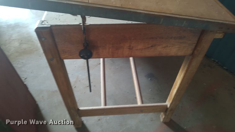 image for item LK9921 Drafting table