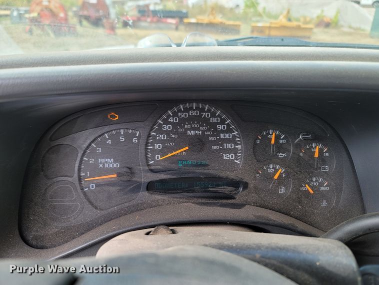 image for item LN9653 2004 GMC Sierra 1500  Ext. Cab pickup truck