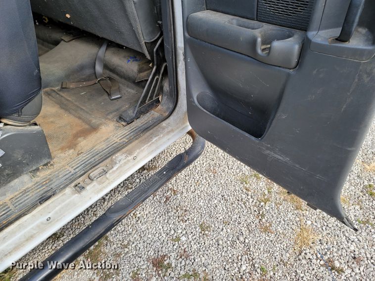 image for item LN9653 2004 GMC Sierra 1500  Ext. Cab pickup truck