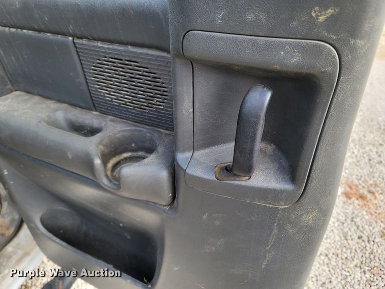 image for item LN9653 2004 GMC Sierra 1500  Ext. Cab pickup truck