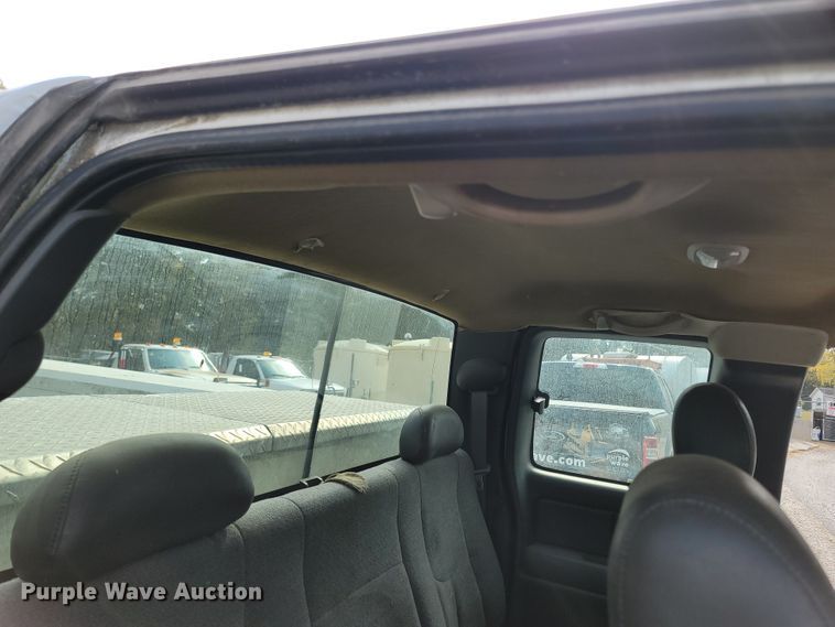 image for item LN9653 2004 GMC Sierra 1500  Ext. Cab pickup truck