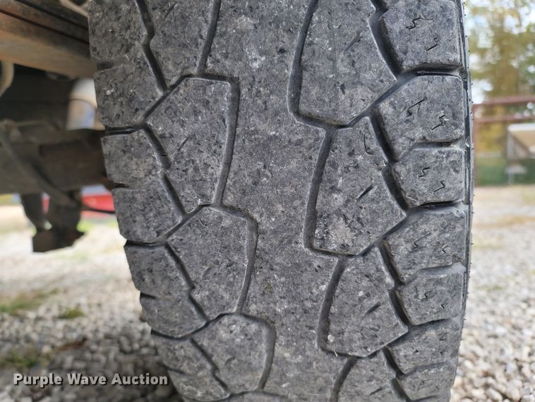 image for item LN9653 2004 GMC Sierra 1500  Ext. Cab pickup truck