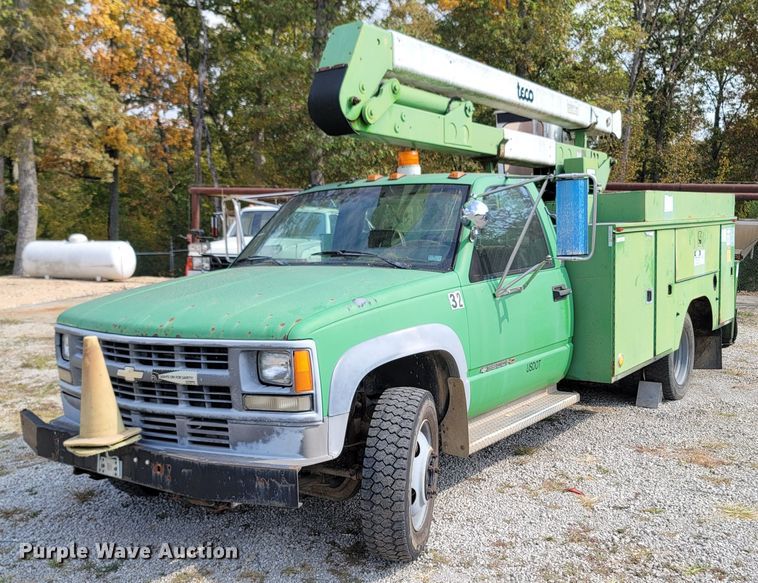 image for item LN9654 1994 Chevrolet 3500HD  bucket truck