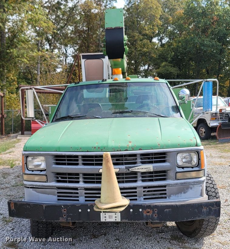 image for item LN9654 1994 Chevrolet 3500HD  bucket truck