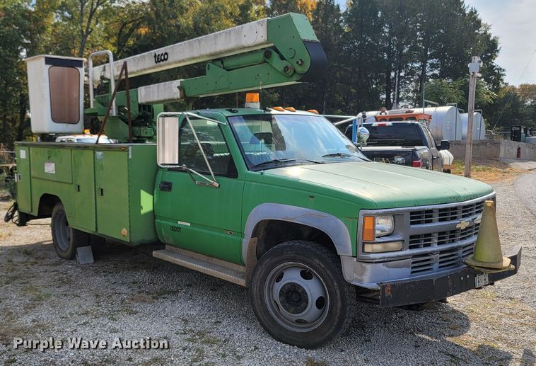 image for item LN9654 1994 Chevrolet 3500HD  bucket truck