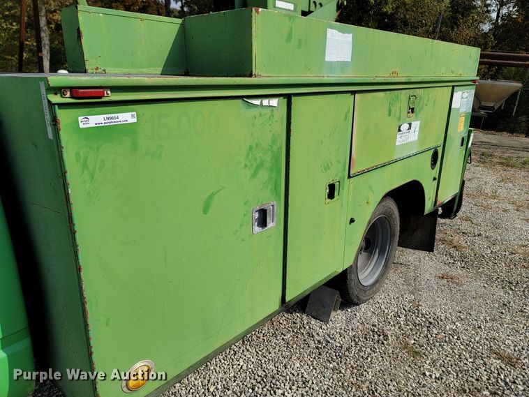 image for item LN9654 1994 Chevrolet 3500HD  bucket truck