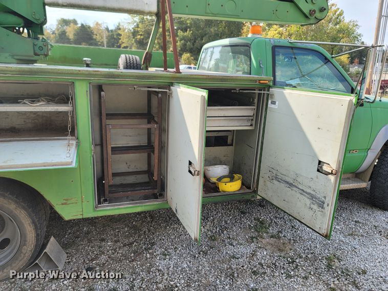 image for item LN9654 1994 Chevrolet 3500HD  bucket truck