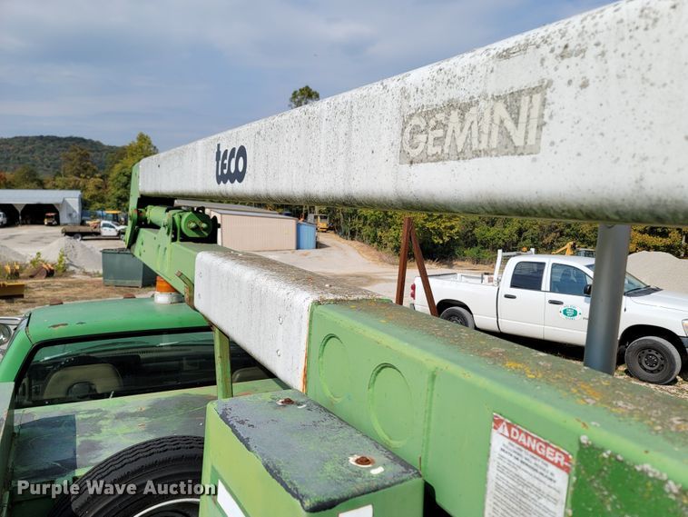 image for item LN9654 1994 Chevrolet 3500HD  bucket truck