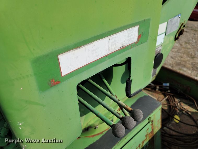 image for item LN9654 1994 Chevrolet 3500HD  bucket truck