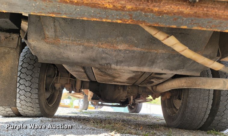 image for item LN9654 1994 Chevrolet 3500HD  bucket truck